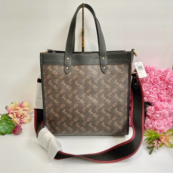 NEW COACH Field Tote With Horse And Carriage Print in Brass/Truffle Black - Picture 4 of 15